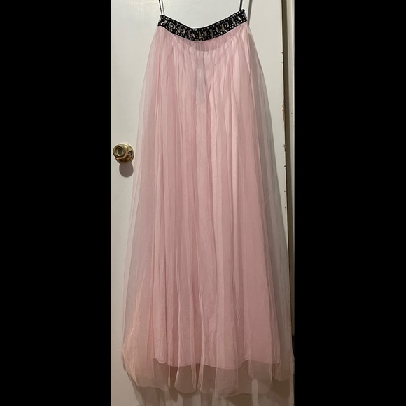 Two piece Dress with tulle skirt and adjustable back top - Picture 2 of 5